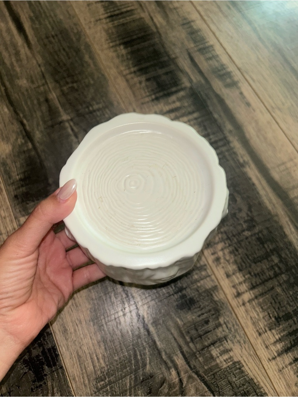 Bath & Body Works White Ceramic Wood Stump candle holder - Picture 2 of 3